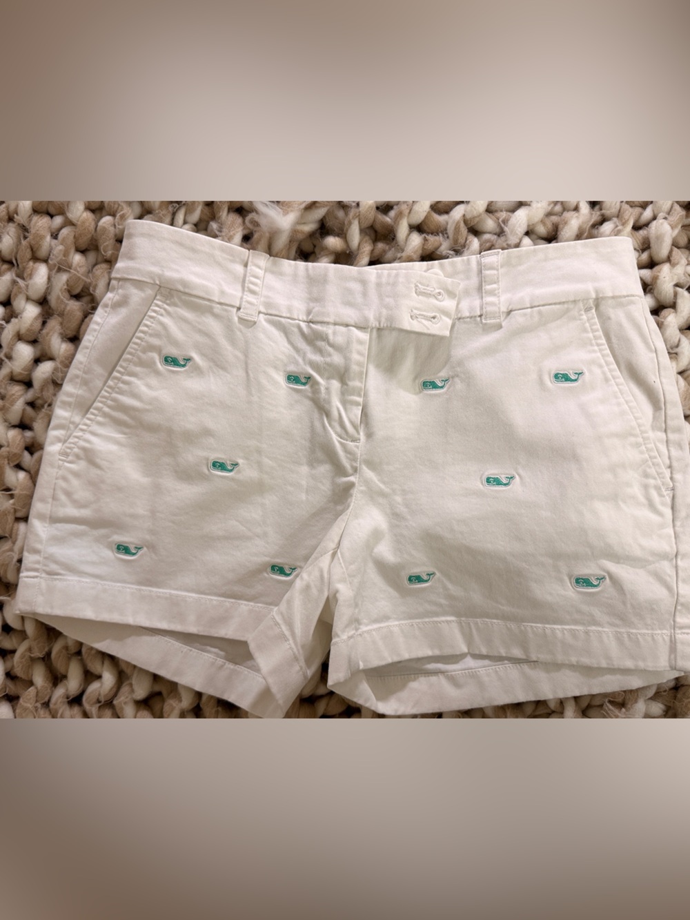 Vineyard Vines - Whale Embroidered Dayboat Shorts White and Teal/Green Whales